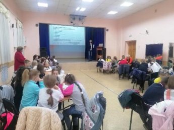 Развиваемся интеллектуально, или как в ДК "Алтайсельмаш" прошла интеллектуальная игра "Что? Где? Когда?"